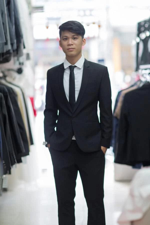 Vest Đen Nền Tảng Ve Bản Nhỏ — SN-094