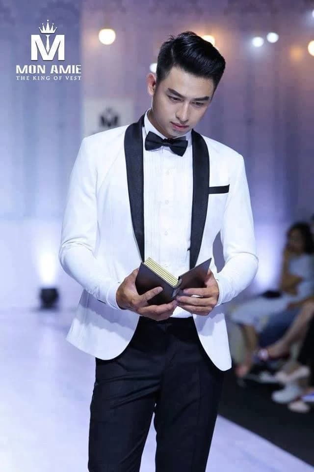 Tuxedo Trắng Ve Khăn Đen — TUX-088