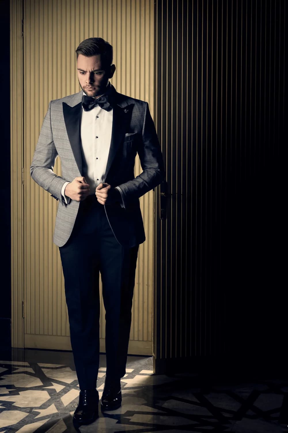 Tuxedo Xám Caro Glen-check Ve Nhọn Lụa Đen Quần Navy — TUX-109