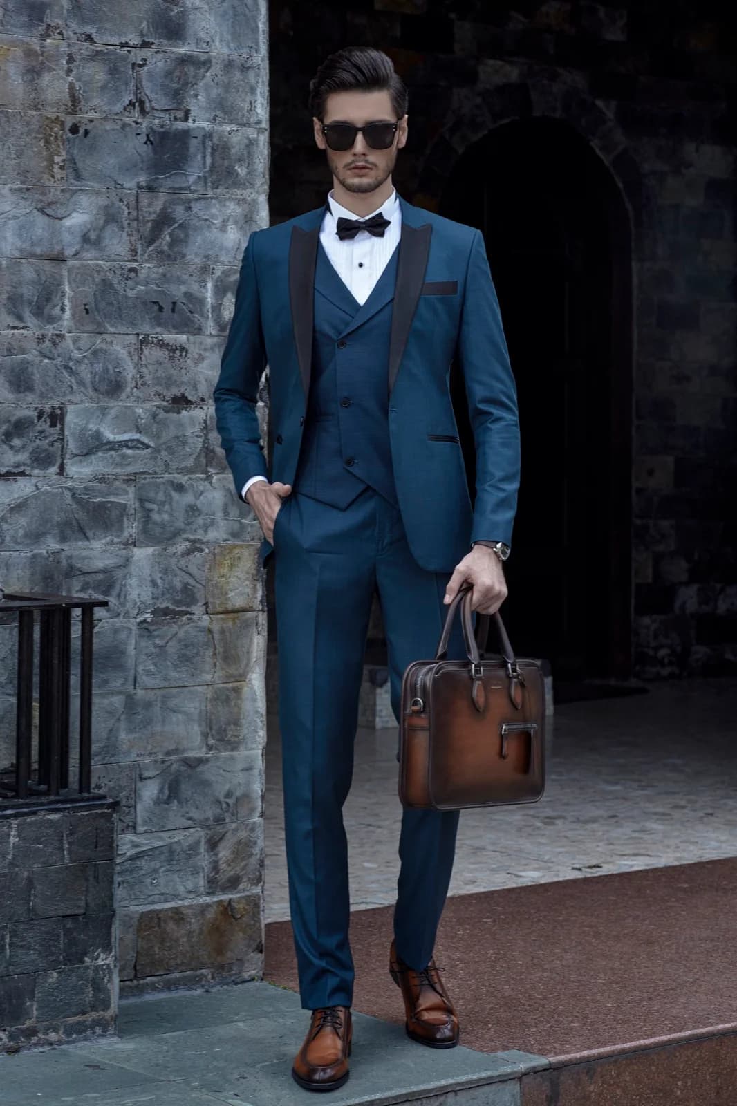 Tuxedo Xanh Petrol Ba Mảnh Gilê Cài Chéo Ve Nhọn Đen — TUX-113