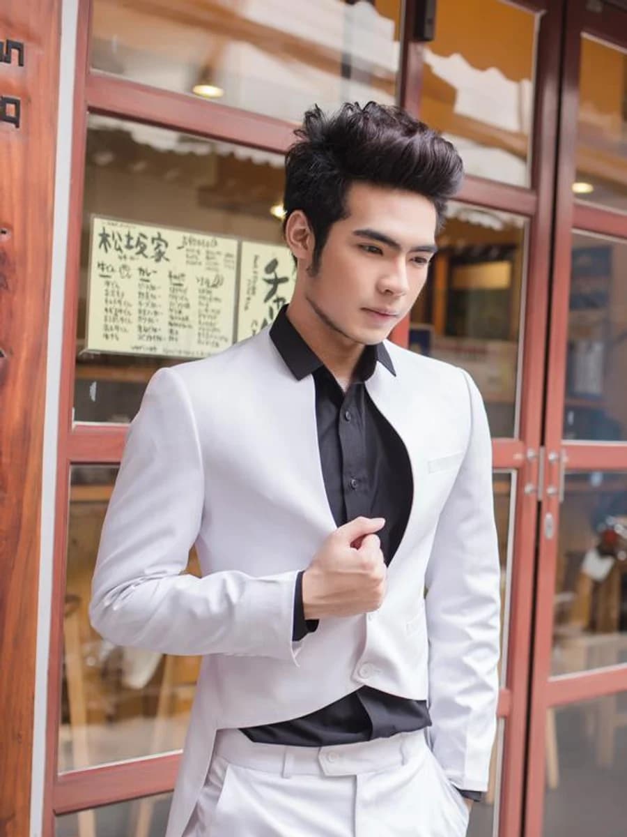 Vest Trắng Cổ Đen Tương Phản — SN-064