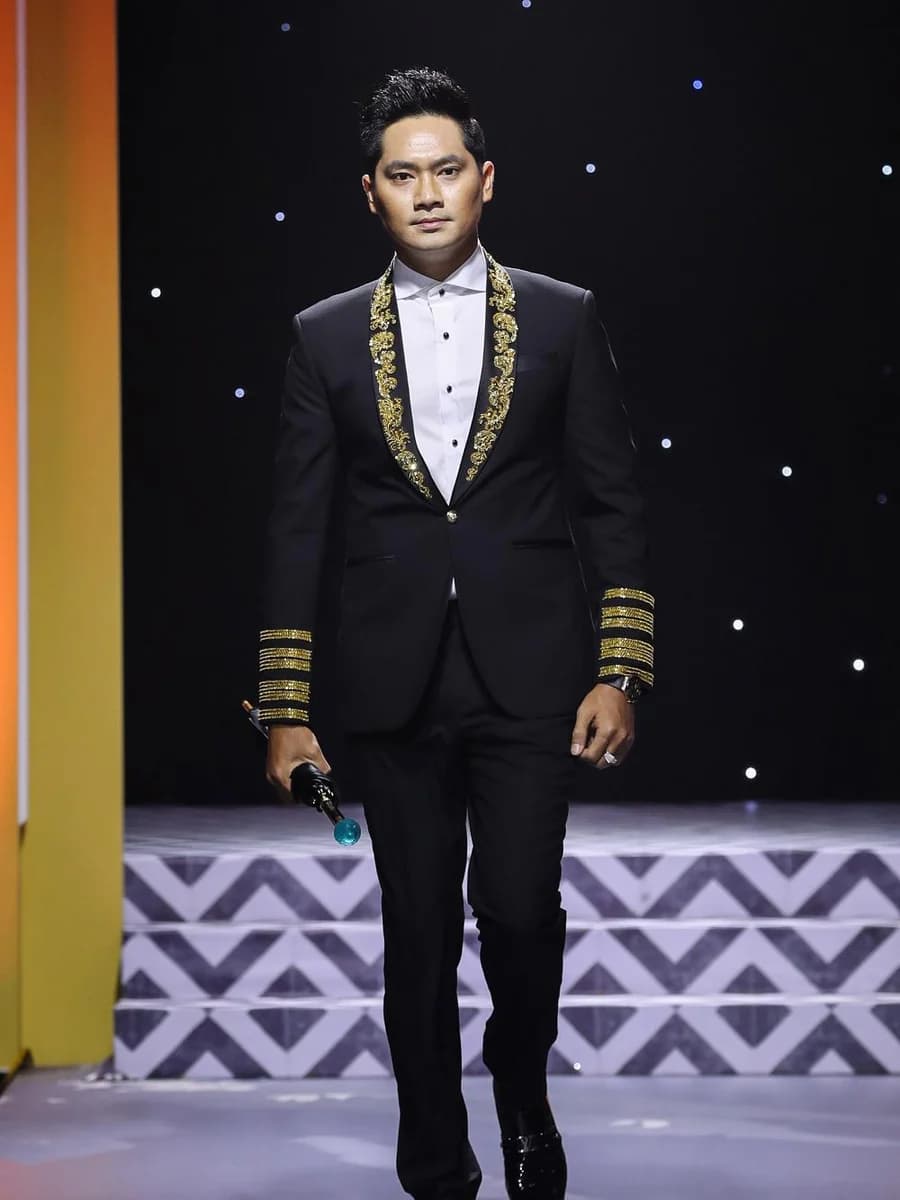 Lễ Phục Thêu Kim Tuyến Vàng — SN-078