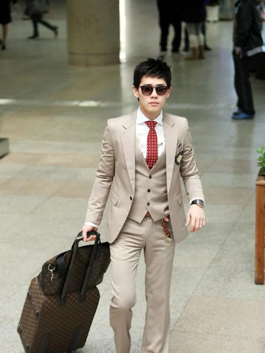 Vest Taupe Ba Mảnh Lữ Hành — SN-202
