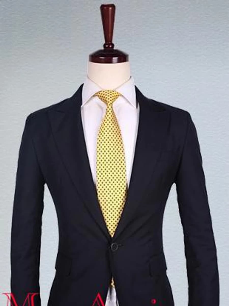 Vest Đen Điểm Vàng Kim — SN-247