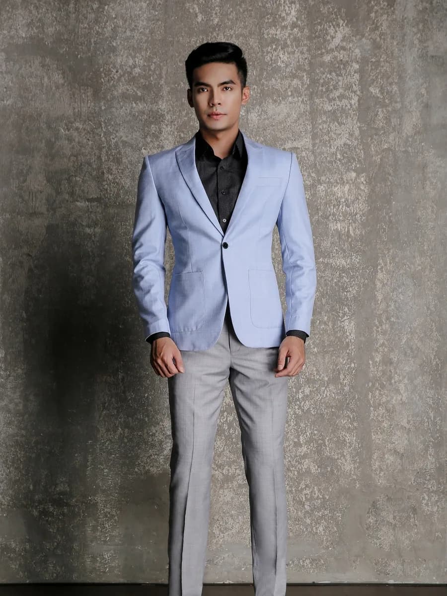 Blazer Xanh Da Trời Nhạt Trơn 1 Khuy Ve Peak — SN-279