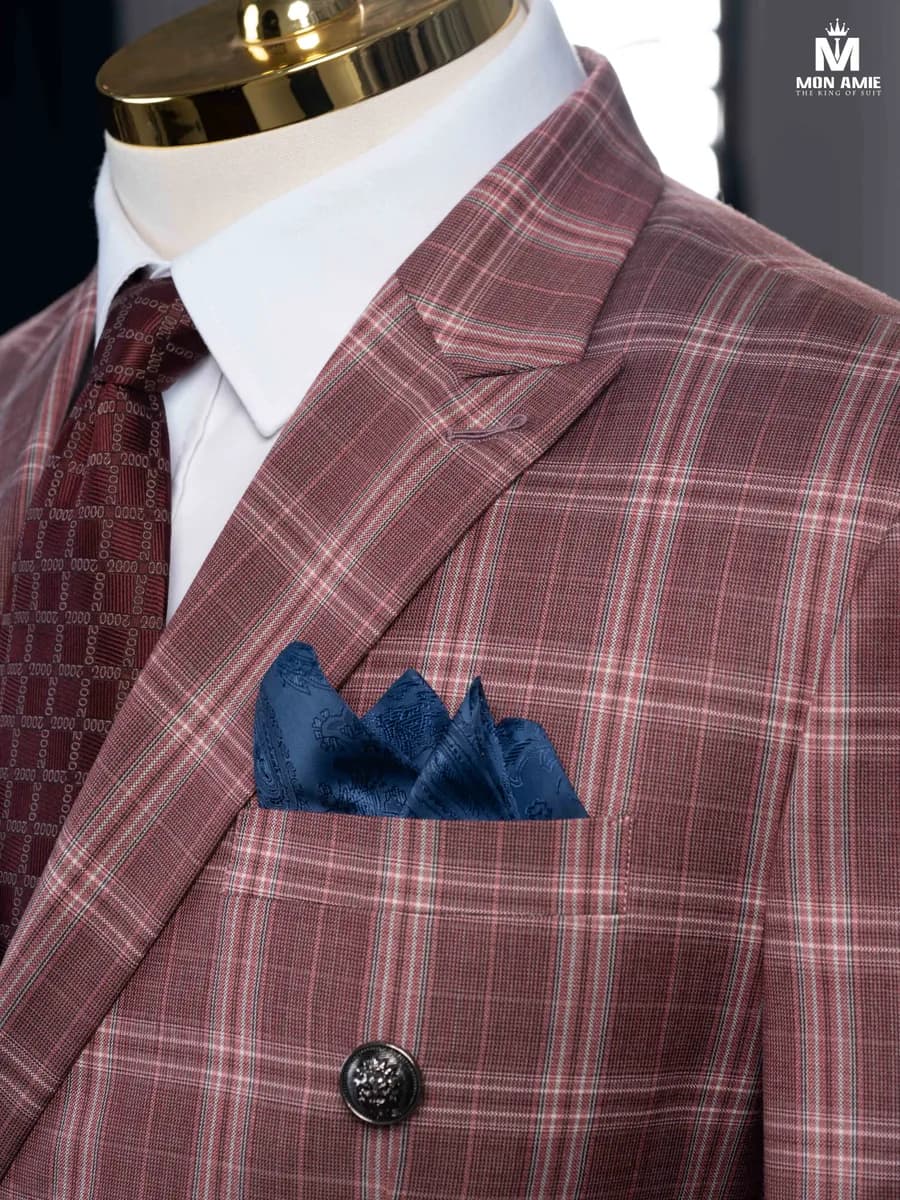 Suit Hai Hàng Nút Hồng Đất Kẻ Ô Nút Kim Loại Ve Nhọn — SN-295
