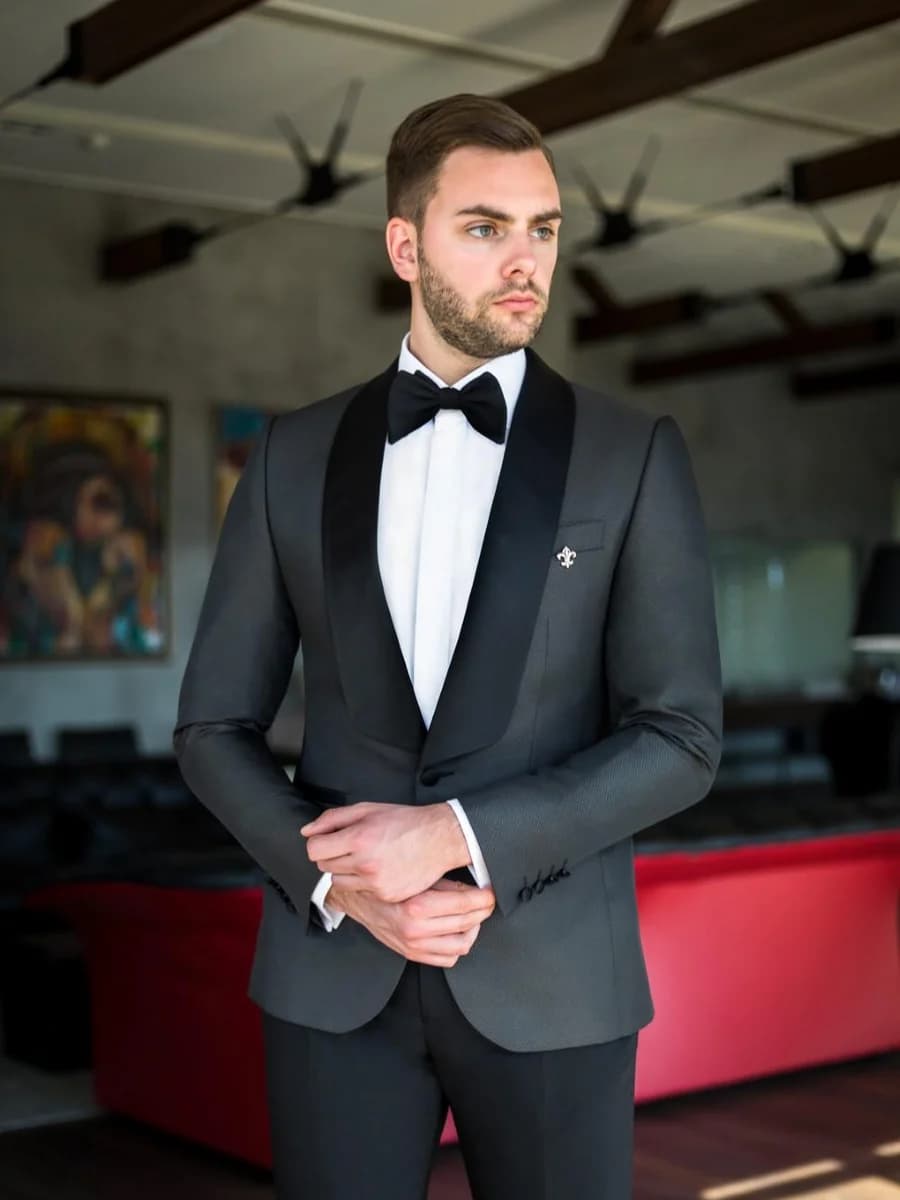 Tuxedo Xám Than Ve Khăn — TUX-057