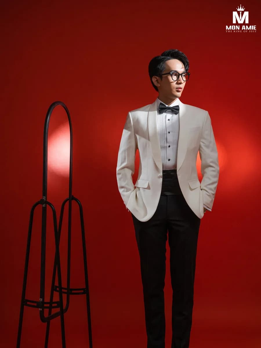 Tuxedo Trắng Ngà Ve Shawl Cummerbund Quần Đen — TUX-106