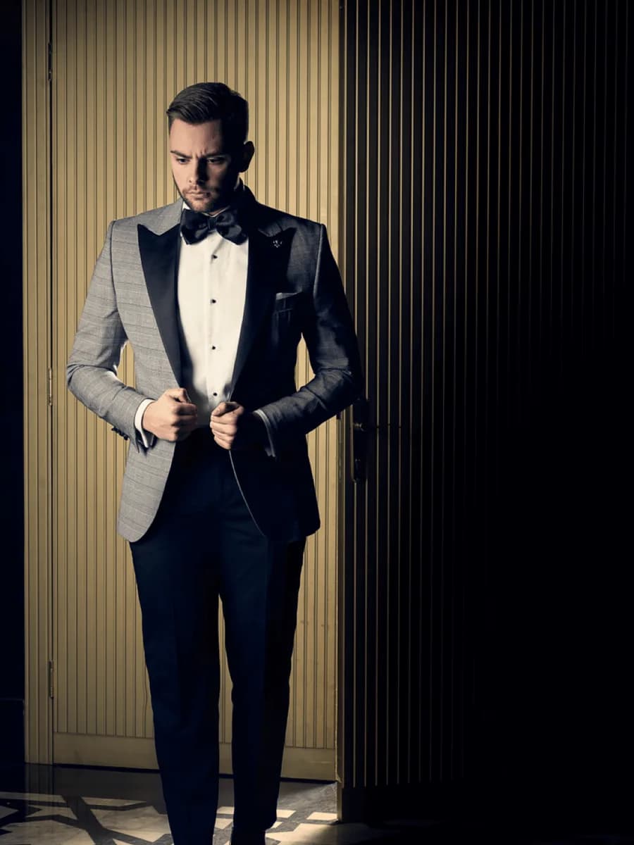 Tuxedo Xám Caro Glen-check Ve Nhọn Lụa Đen Quần Navy — TUX-109