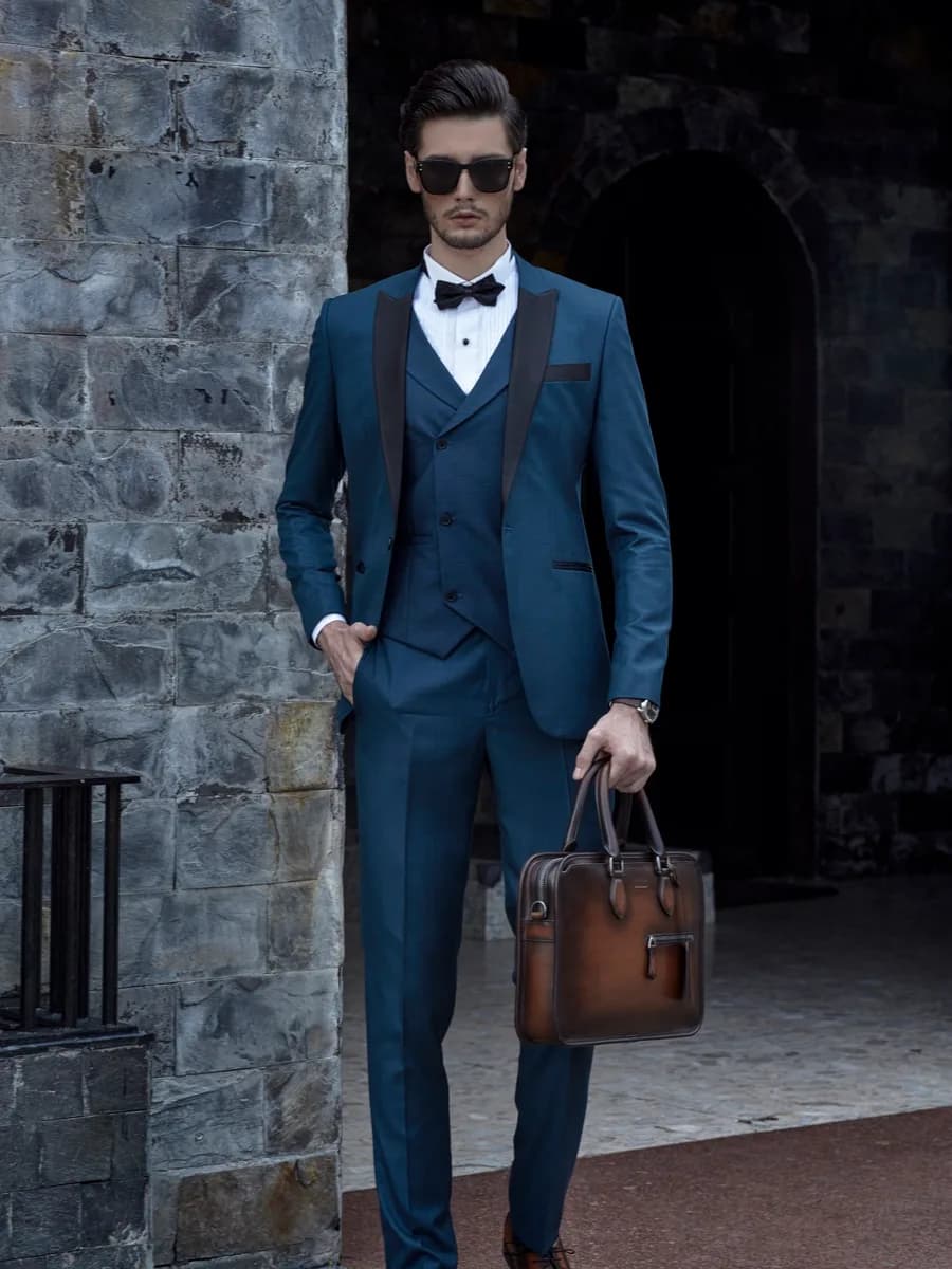 Tuxedo Xanh Petrol Ba Mảnh Gilê Cài Chéo Ve Nhọn Đen — TUX-113