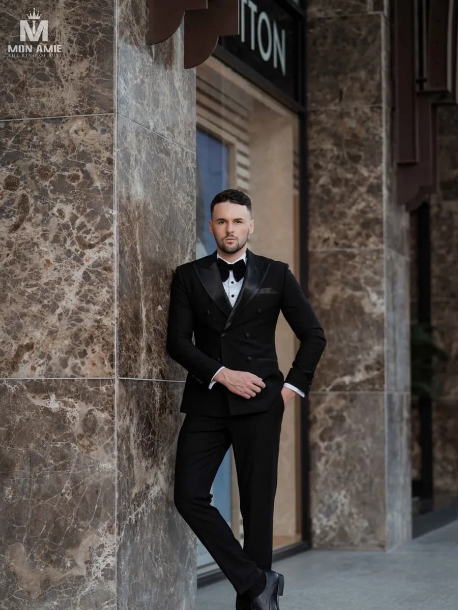 Tuxedo Đen Hai Hàng Khuy Ve Nhọn Satin Nơ Nhung — TUX-117