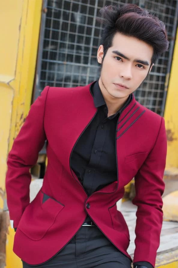 Blazer Đỏ Rượu Vang Kẻ Vai — SN-062