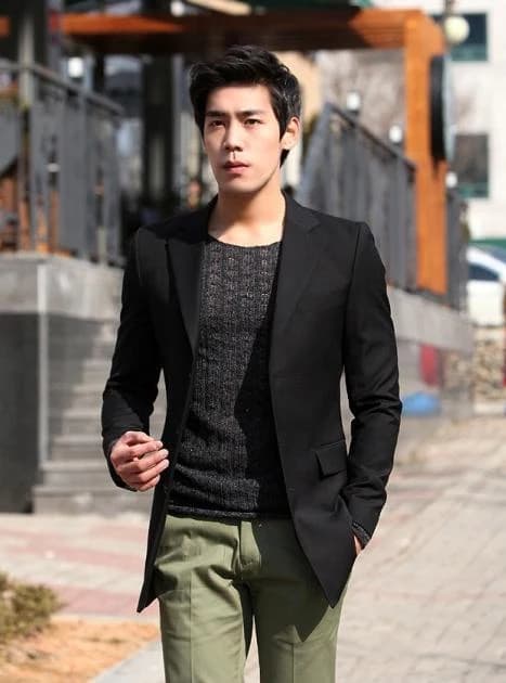 Blazer Đen Tối Giản — SN-136