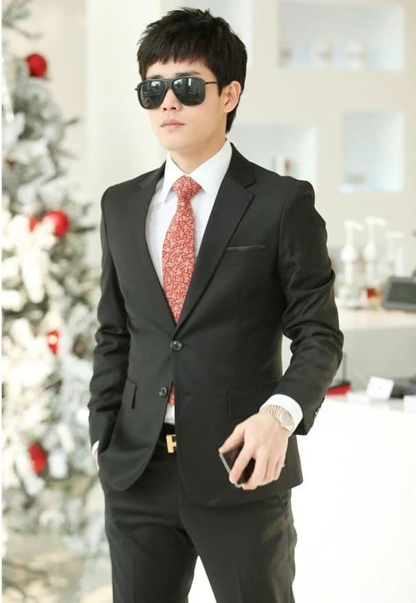 Vest Đen Cà Vạt Hoa Đỏ — SN-171
