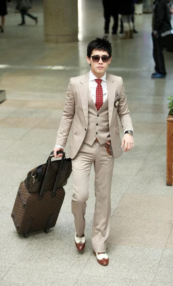 Vest Taupe Ba Mảnh Lữ Hành — SN-202