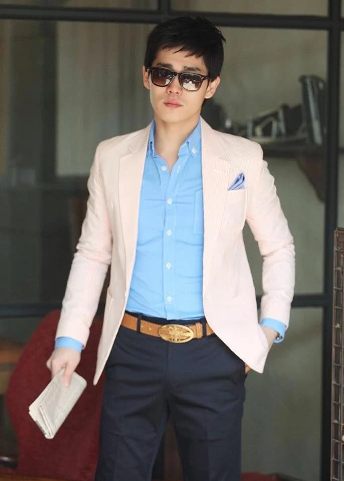 Blazer Hồng Phấn Kẻ Sọc — SN-205