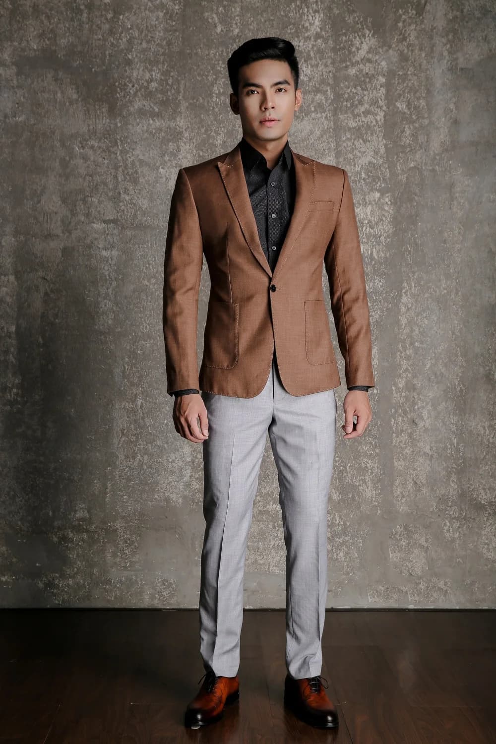 Blazer Nâu Caramel Ve Peak Viền Chỉ Nổi — SN-273