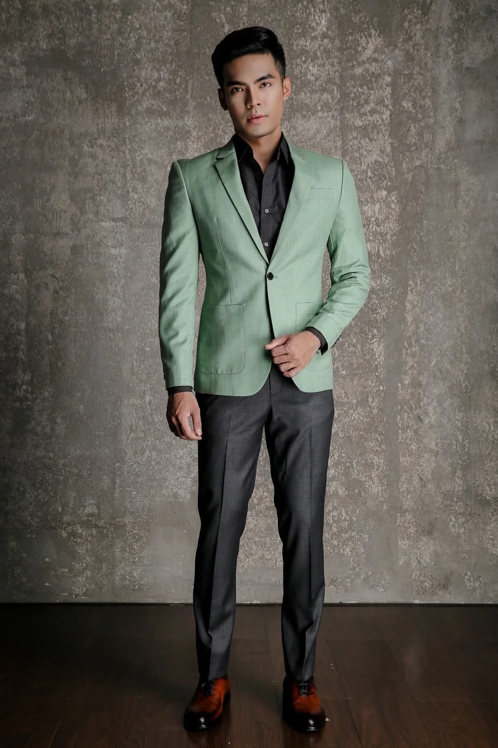 Blazer Xanh Lá Bạc Hà Trơn Hai Túi Đắp — SN-274