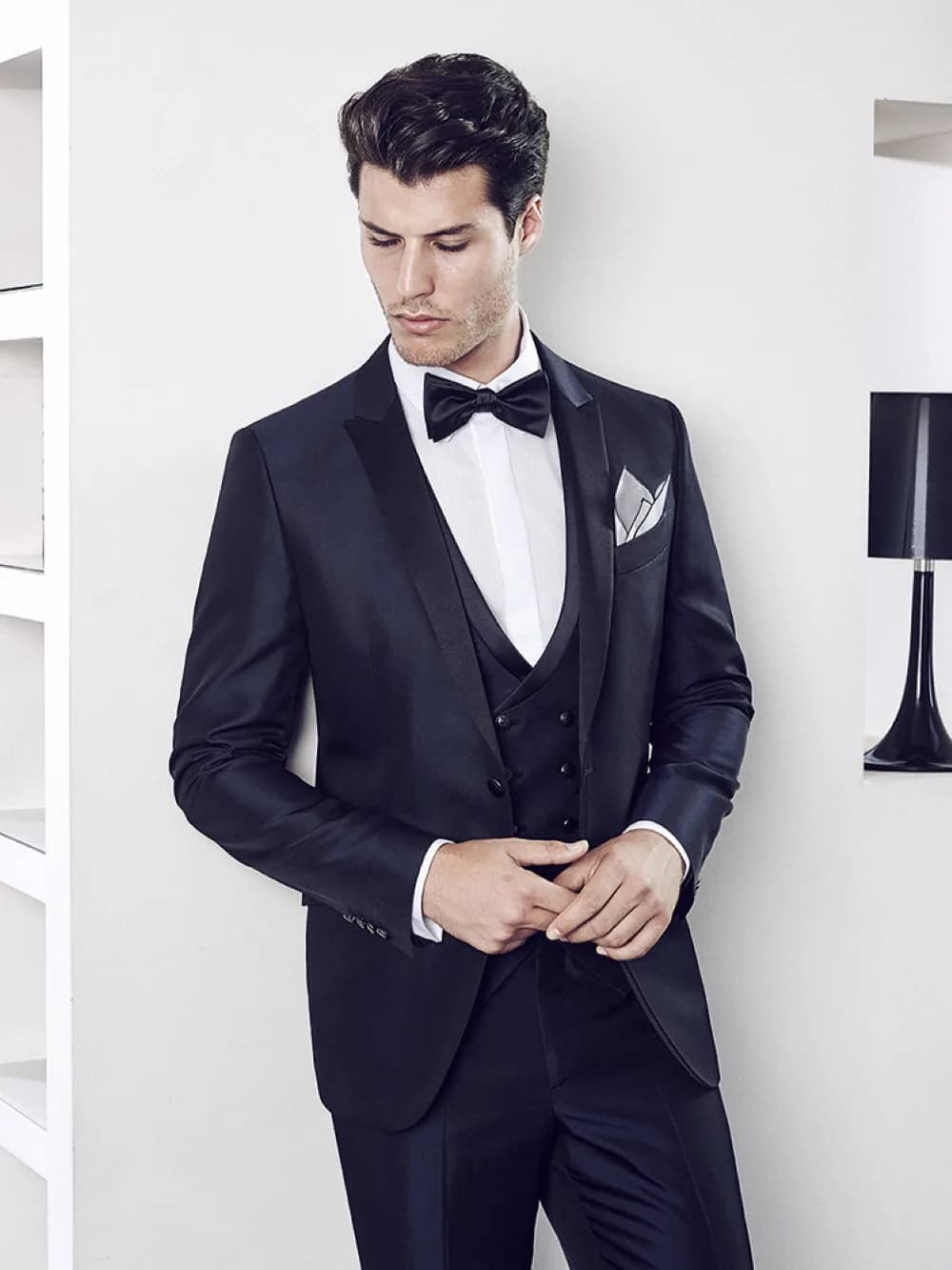 Tuxedo Đen Ba Mảnh Gile Chéo — TUX-031