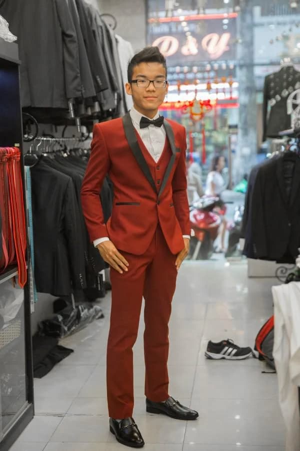 Bộ Đỏ Đô Ba Mảnh — TUX-064