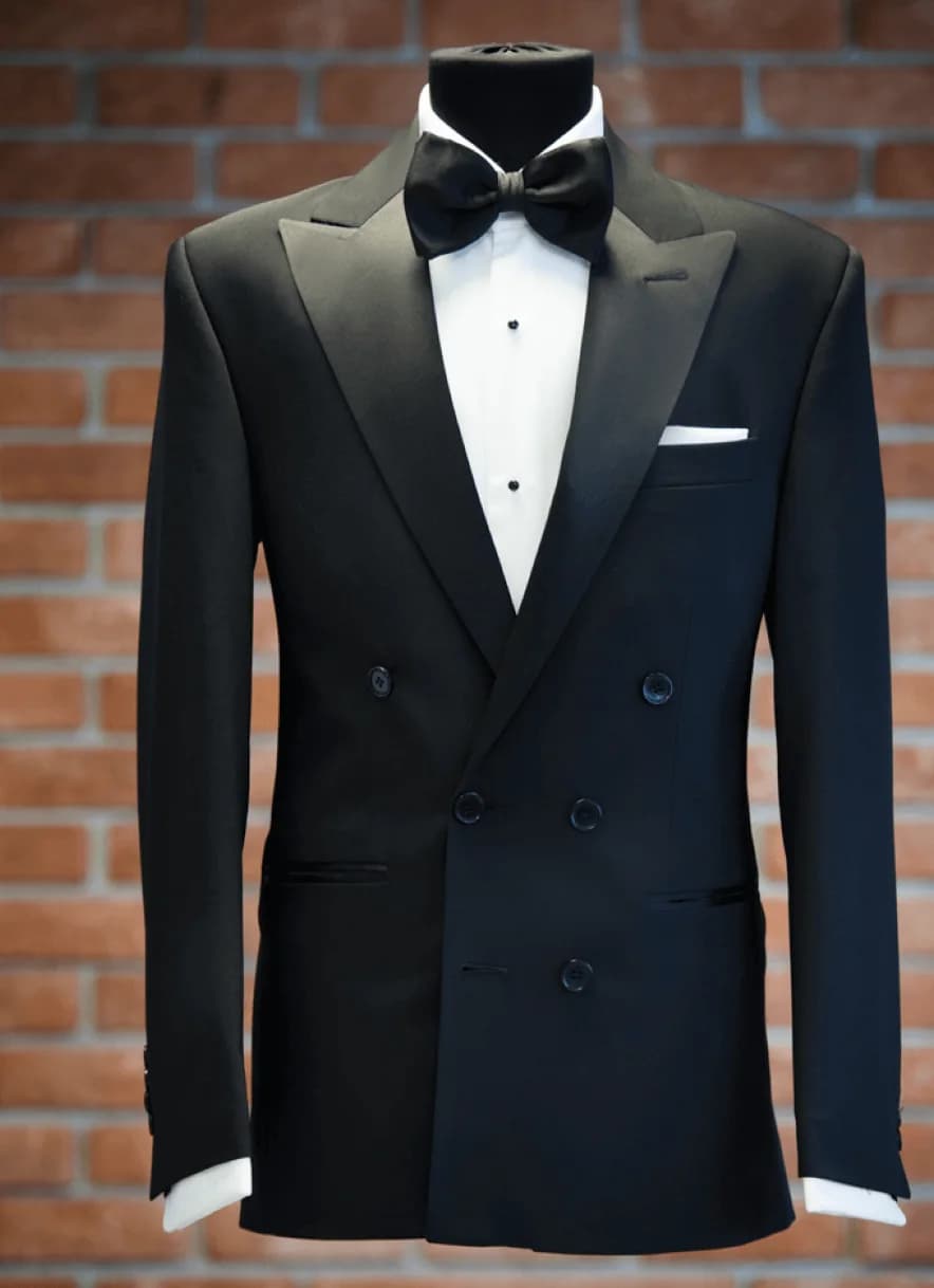 Tuxedo Đen Hai Hàng Khuy Ve Nhọn Lụa Khăn Túi Trắng — TUX-110
