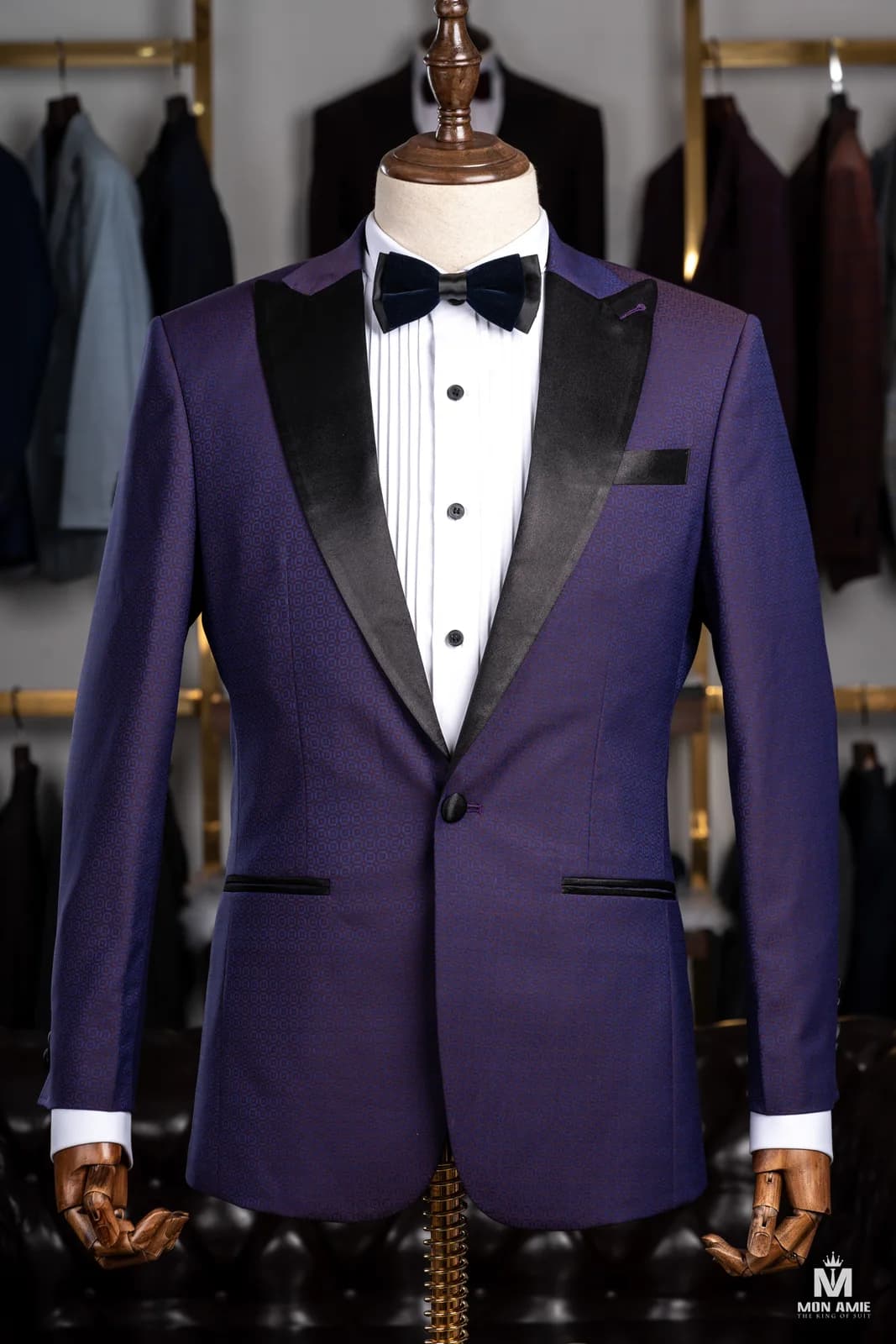 Tuxedo Tím Chàm Hoạ Tiết Hình Học Ve Nhọn Satin — TUX-132