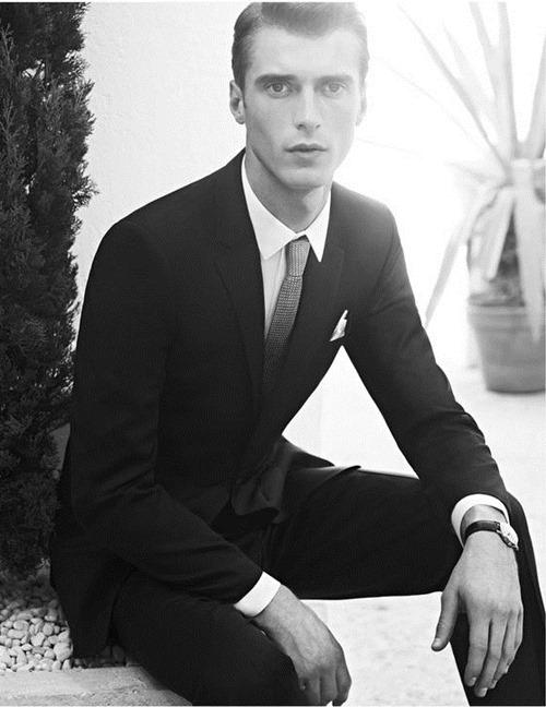 'Luật ngầm' giúp chàng lịch lãm với comple